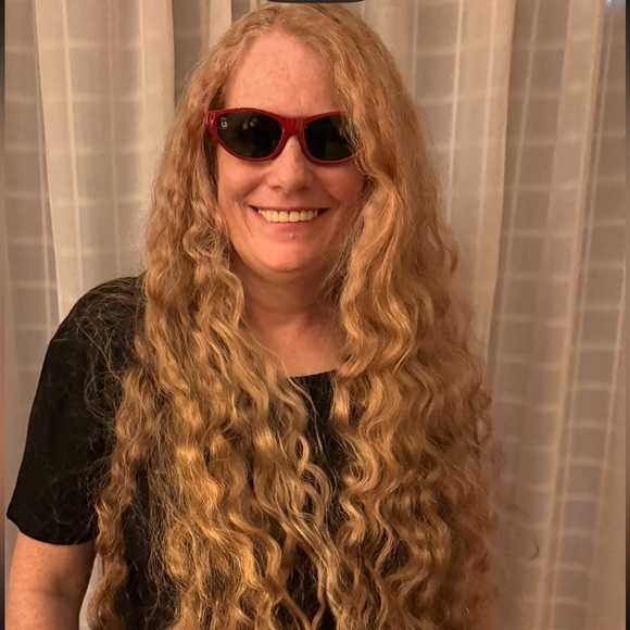 Meet your Posher, Stephanie - Picture 1 of 1